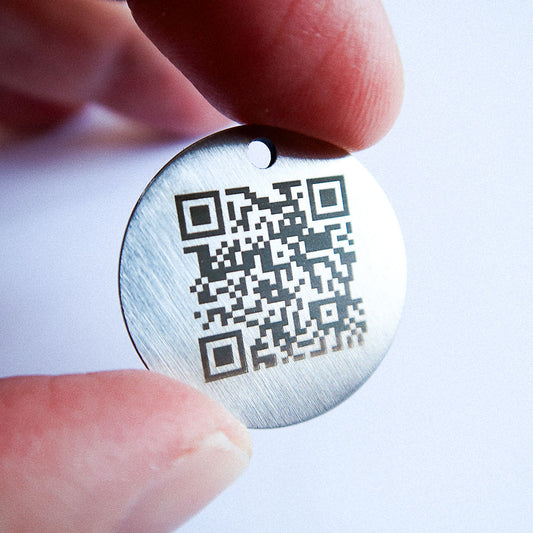 Placa de identificación SOS con código QR grabado y nombre / teléfono / Tasso