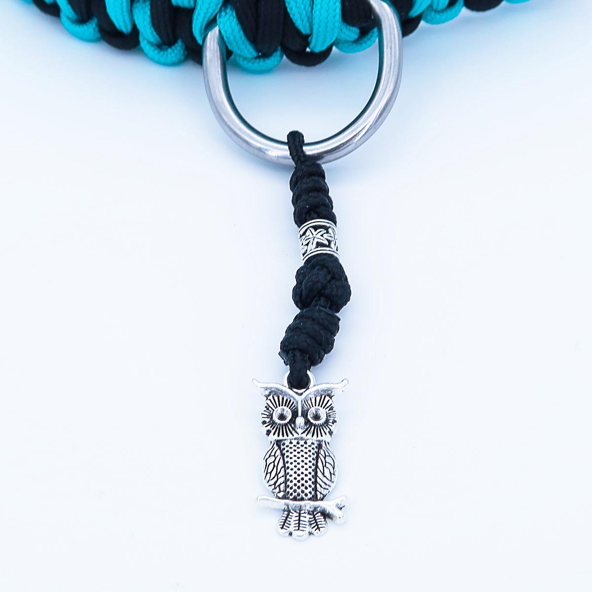 Collar para perro "Auron" de paracord con grabado de nombre y teléfono en la hebilla, tres tamaños diferentes