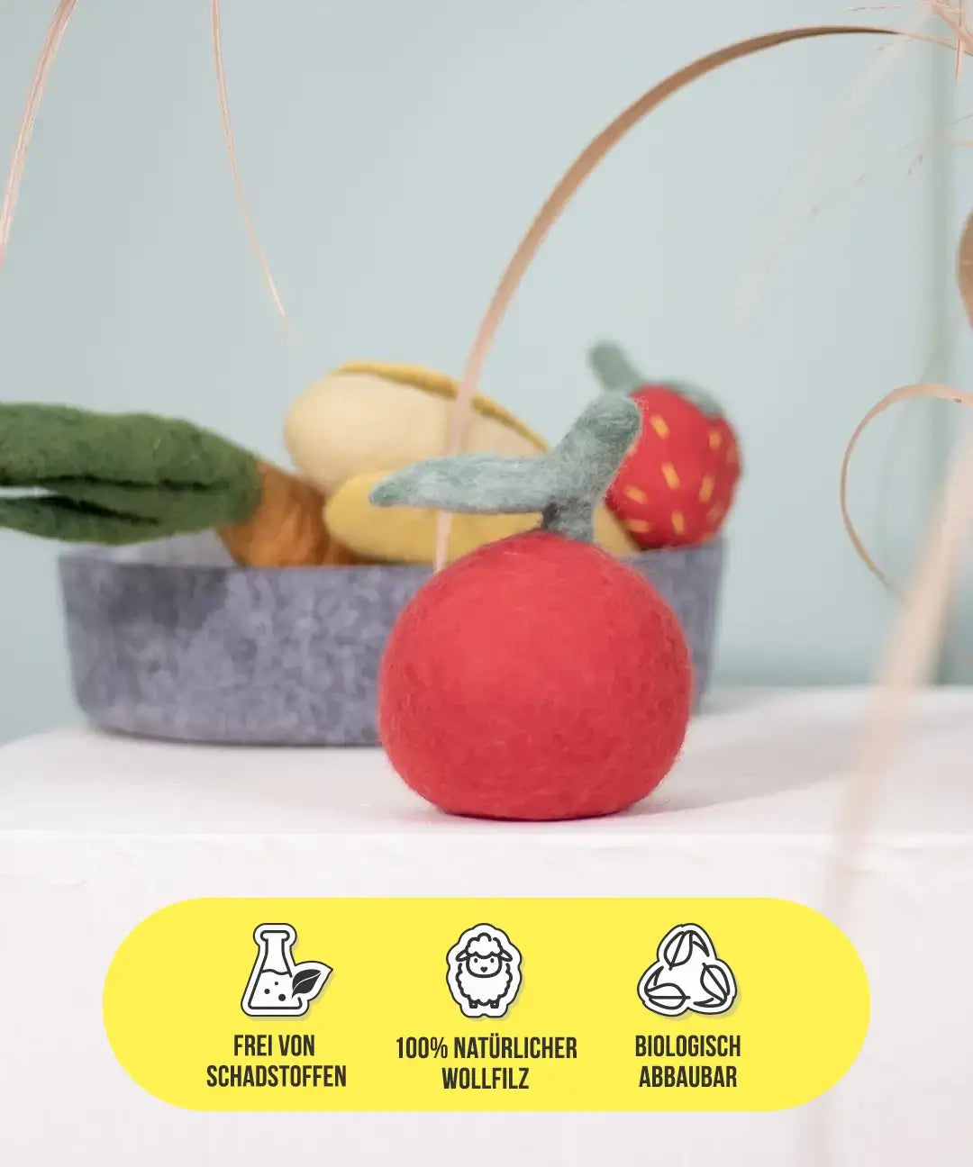 BUDDY. Juguete para perros de fieltro de lana "Manzana" 