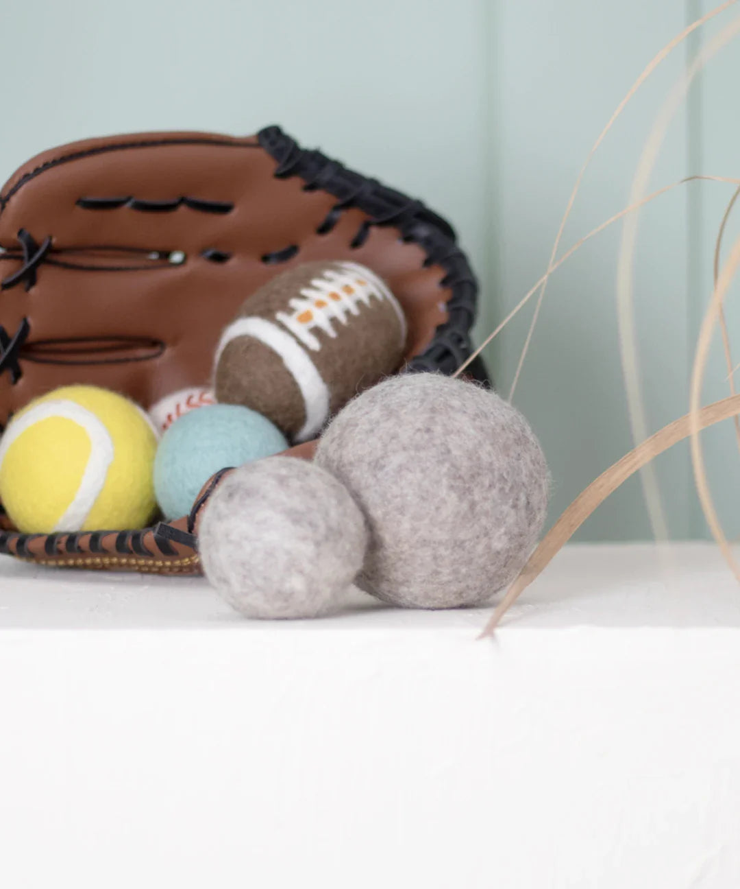 BUDDY. Juguete para perros de fieltro de lana "Pelota" 