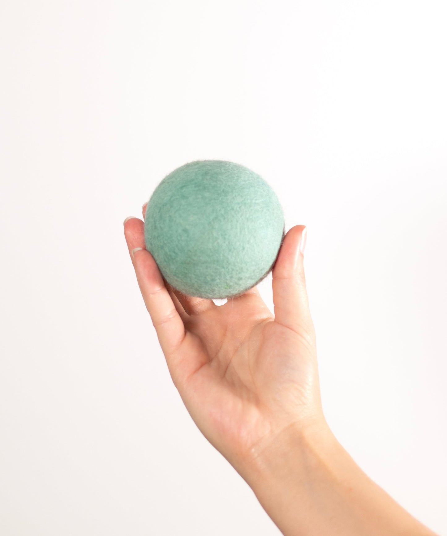 BUDDY. Juguete para perros de lana de oveja "Pelota" - Menta 