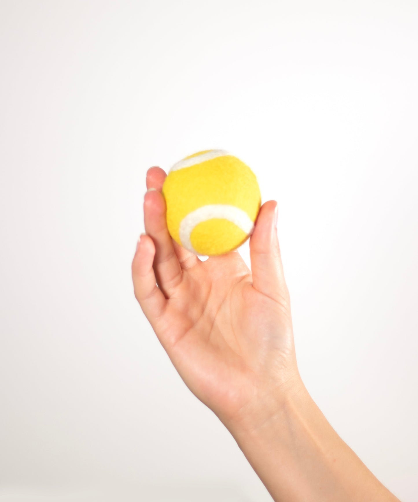 BUDDY. Juguete para perros de lana de oveja "Pelota de tenis" 